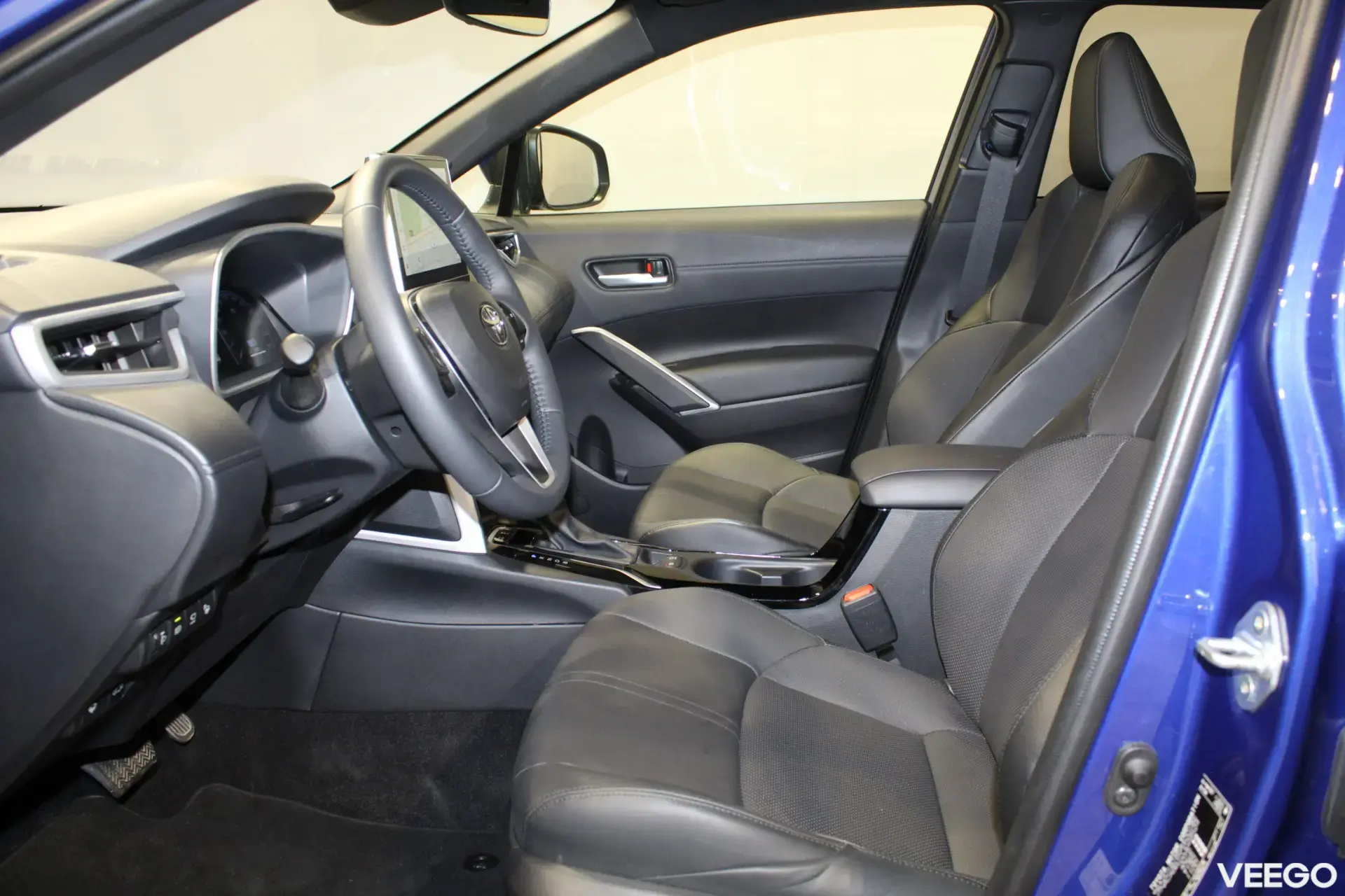 Toyota Corolla Cross Luxury Plus AWD 2 112kW