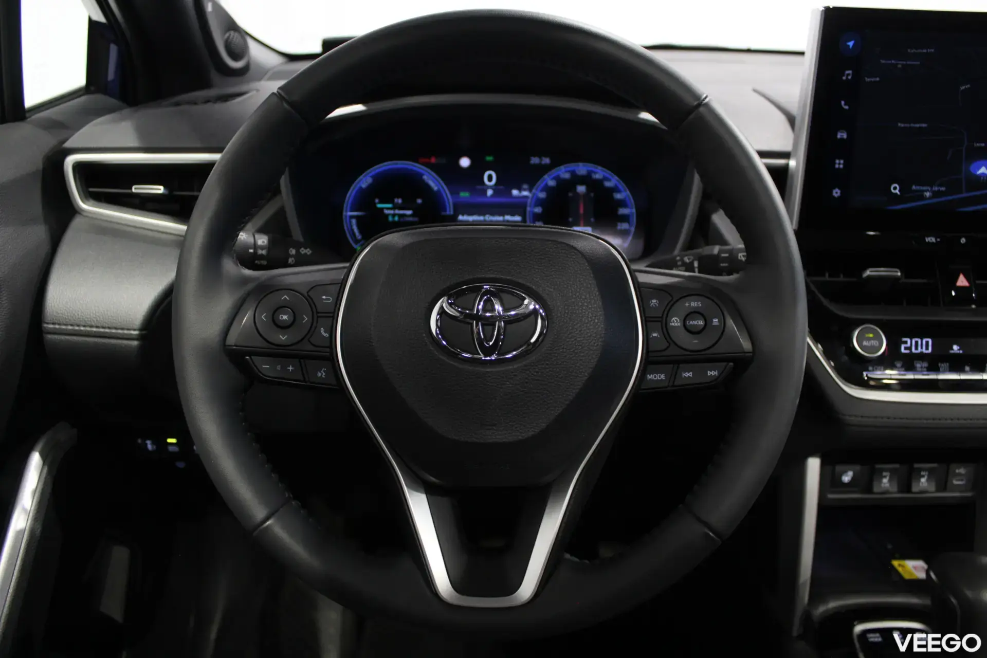 Toyota Corolla Cross Luxury Plus AWD 2 112kW
