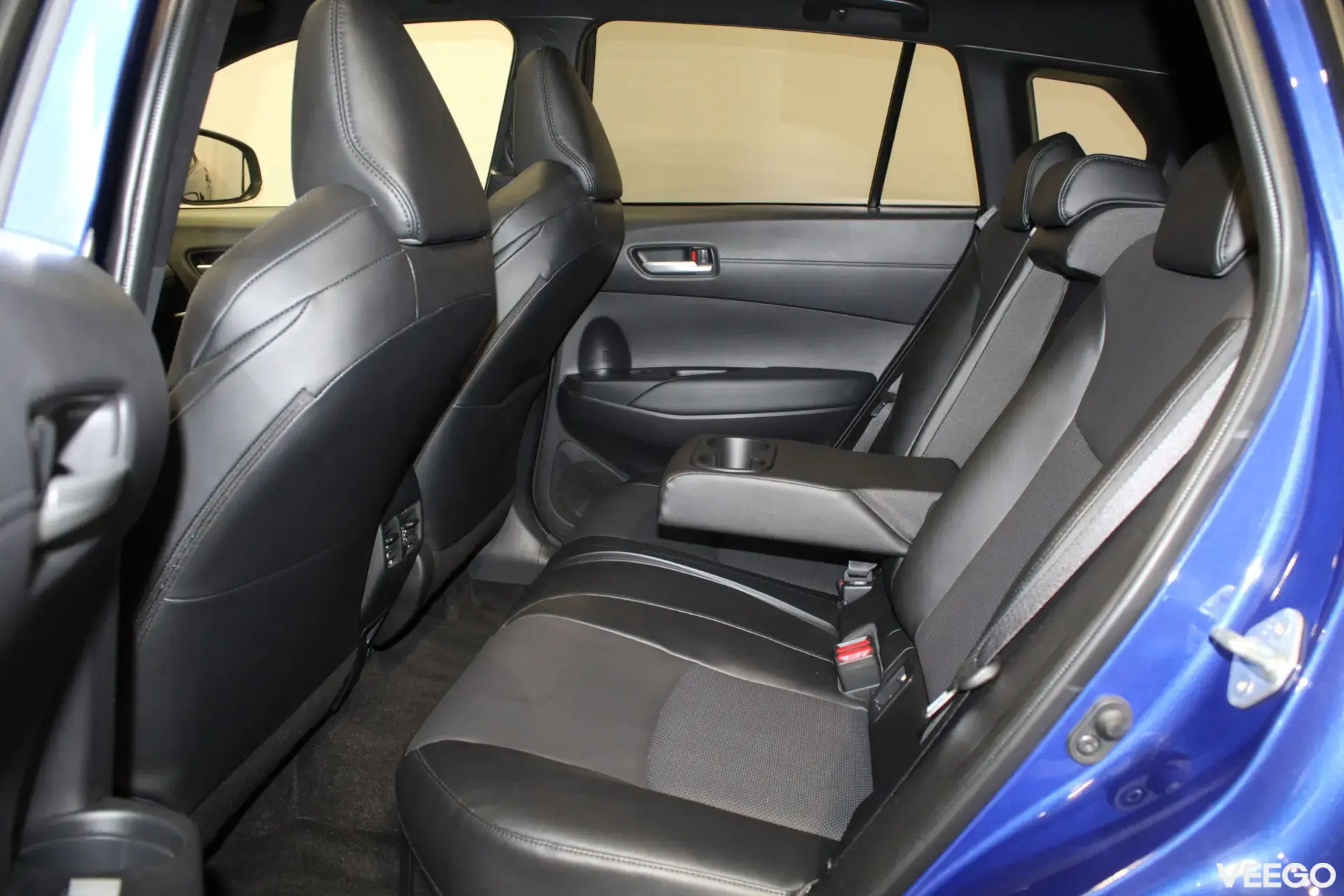 Toyota Corolla Cross Luxury Plus AWD 2 112kW