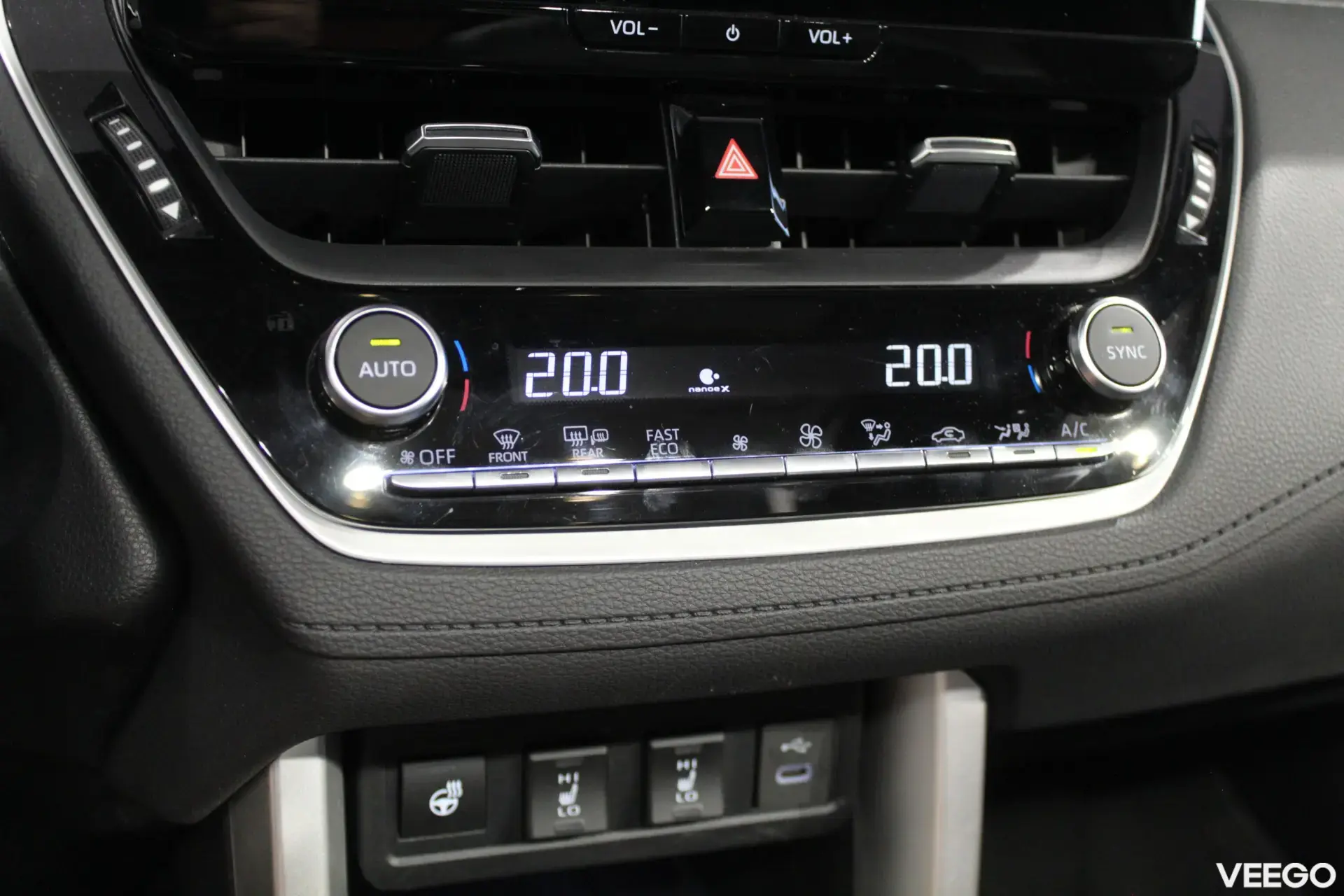 Toyota Corolla Cross Luxury Plus AWD 2 112kW