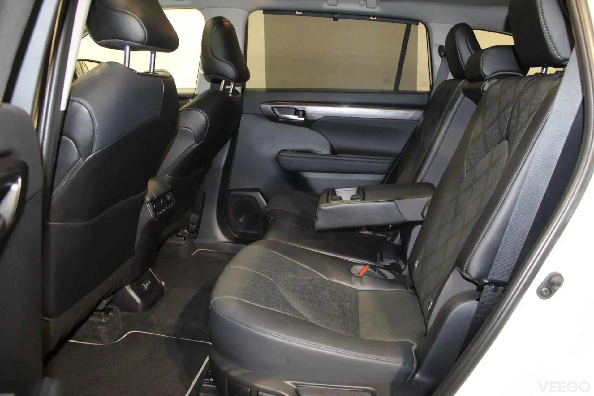 Toyota Highlander Premium AWD 2.5 140kW