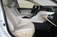 Toyota Camry Luxury Business 2.5 131kW thumbnail