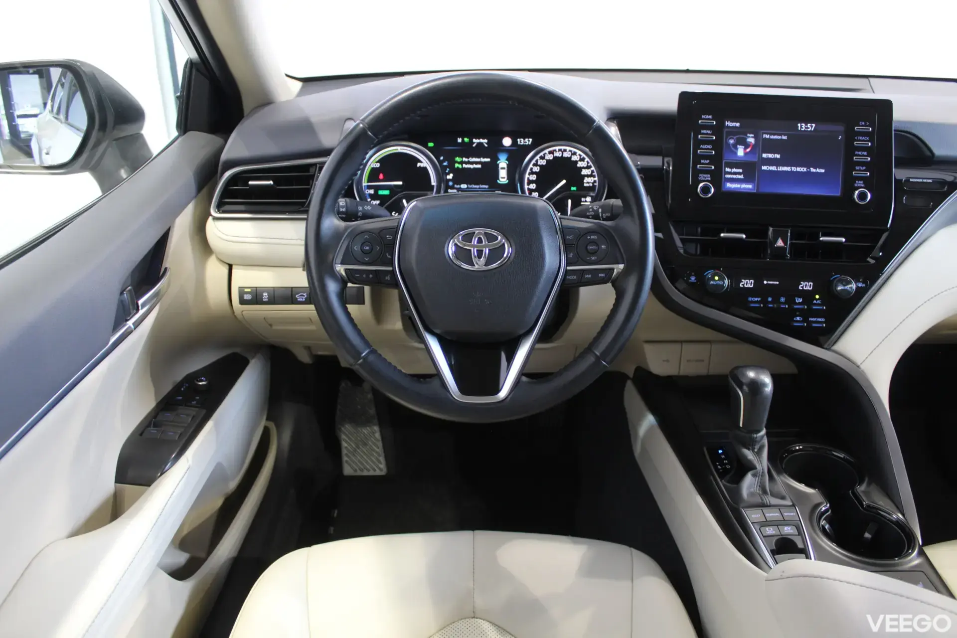 Toyota Camry Luxury Business 2.5 131kW