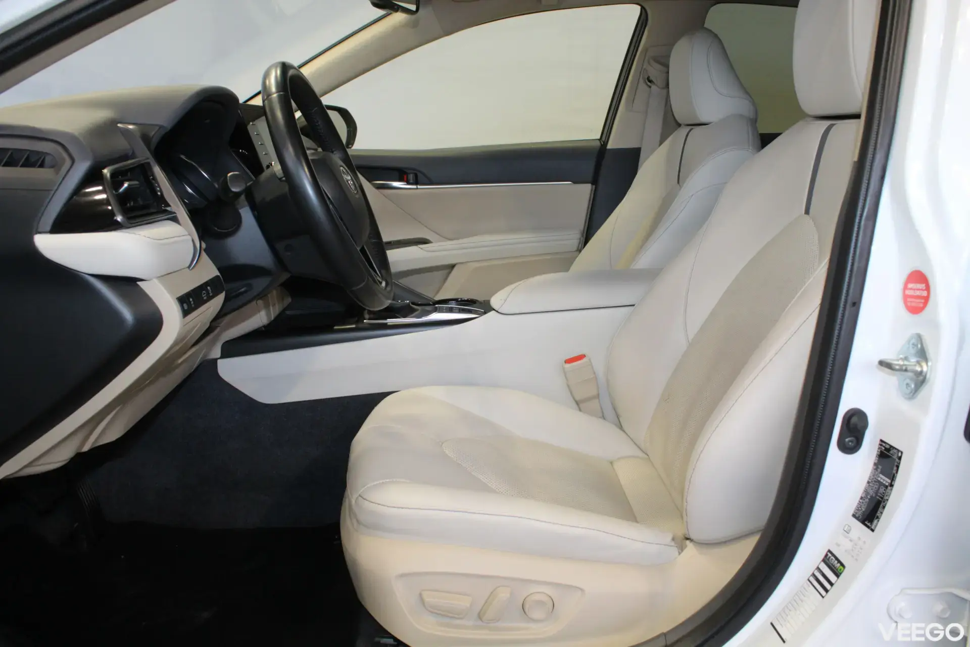 Toyota Camry Luxury Business 2.5 131kW