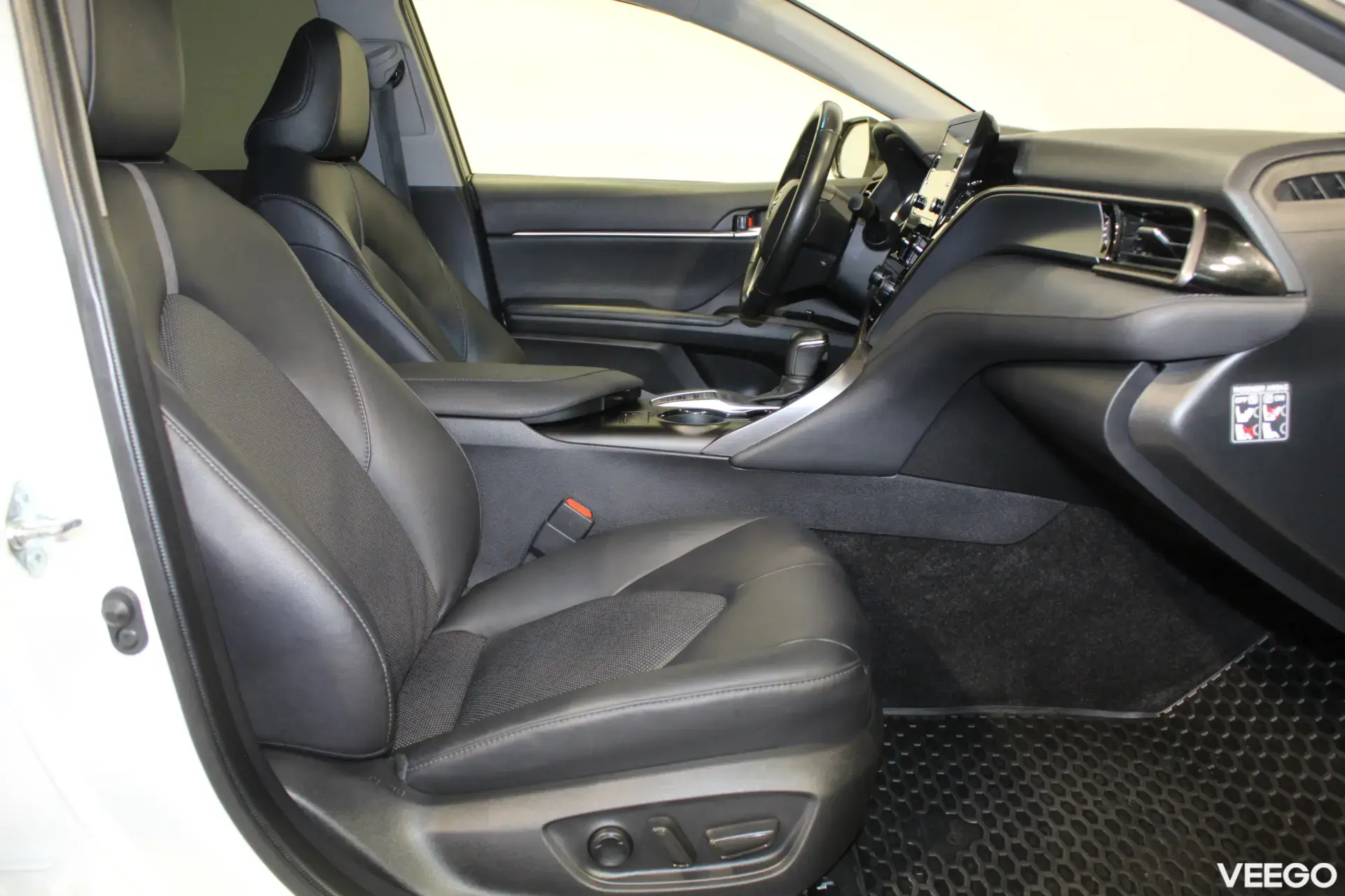 Toyota Camry Luxury Business 2.5 131kW