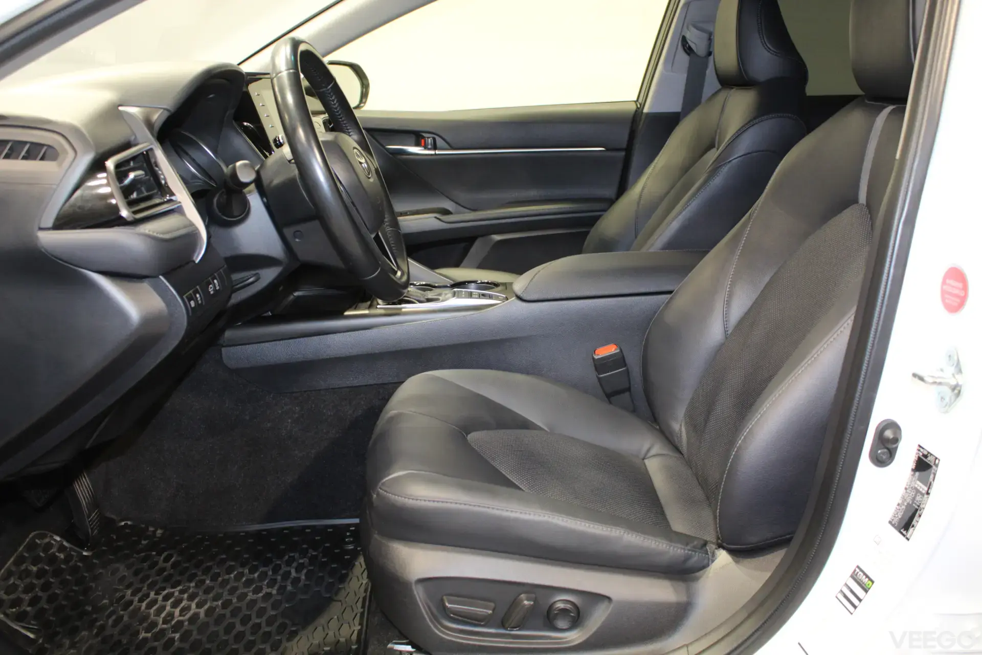 Toyota Camry Luxury Business 2.5 131kW