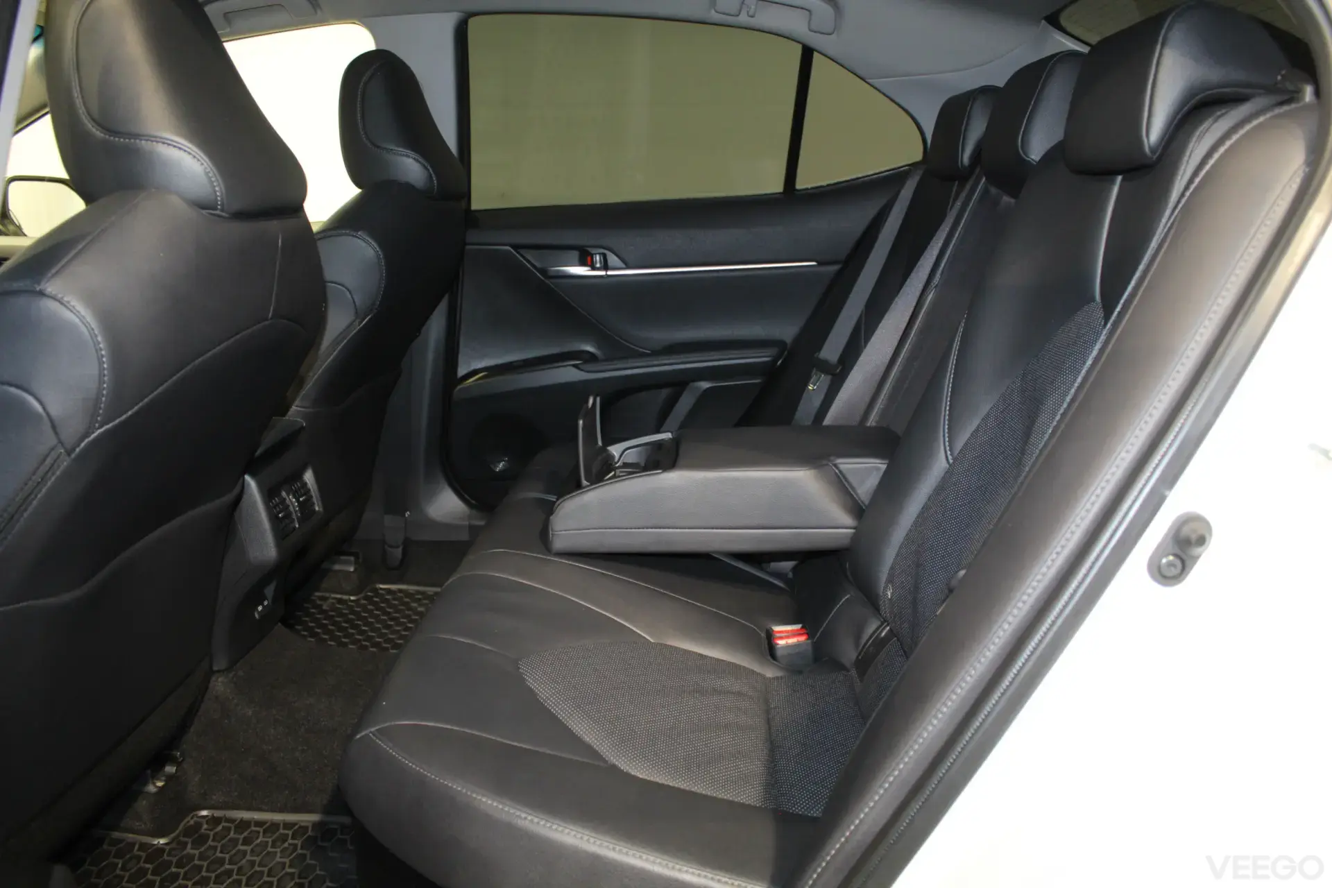 Toyota Camry Luxury Business 2.5 131kW