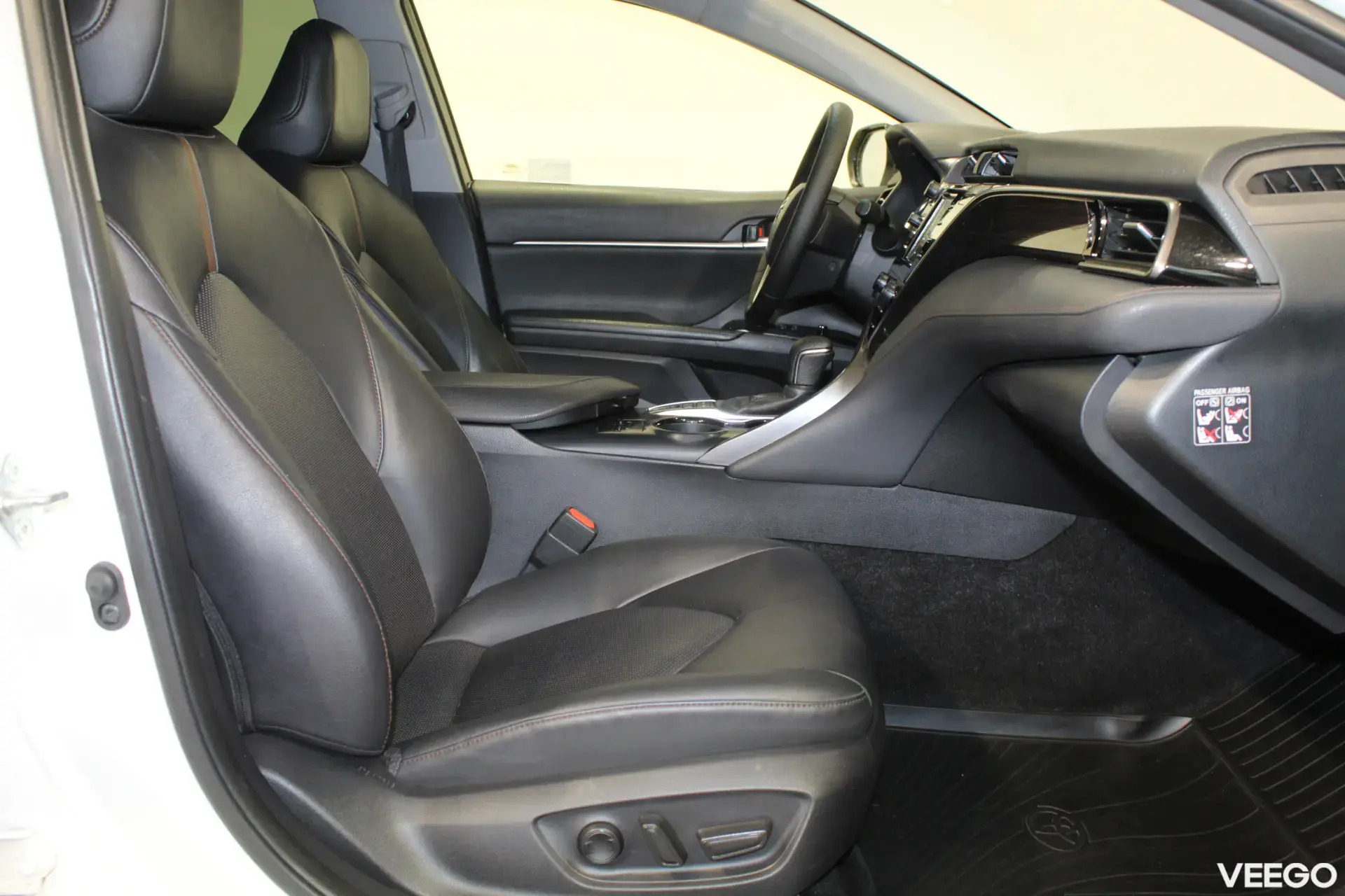 Toyota Camry Luxury Business 2.5 131kW