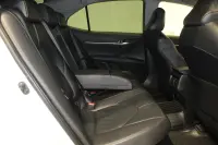 Toyota Camry Luxury Business 2.5 131kW thumbnail