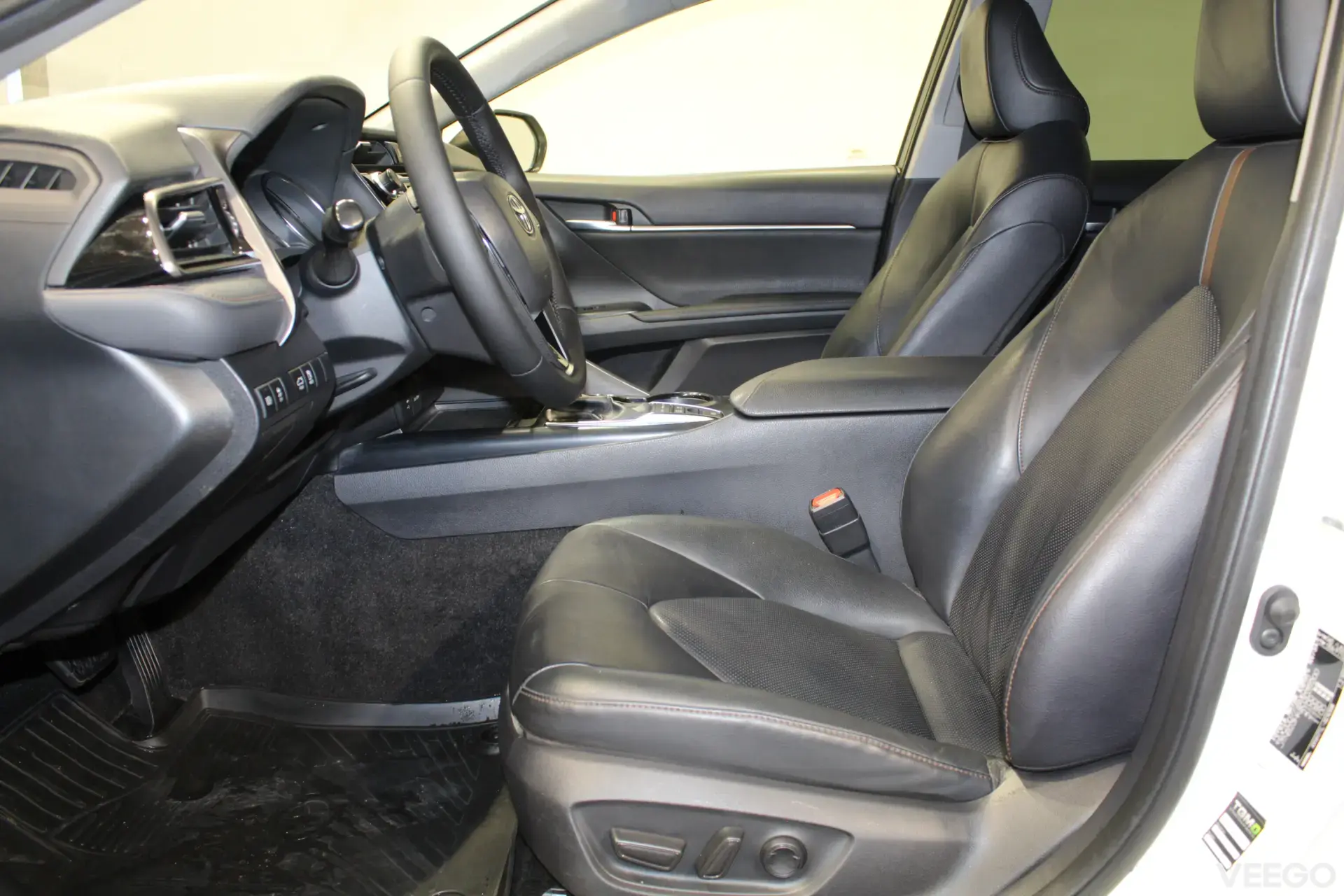 Toyota Camry Luxury Business 2.5 131kW