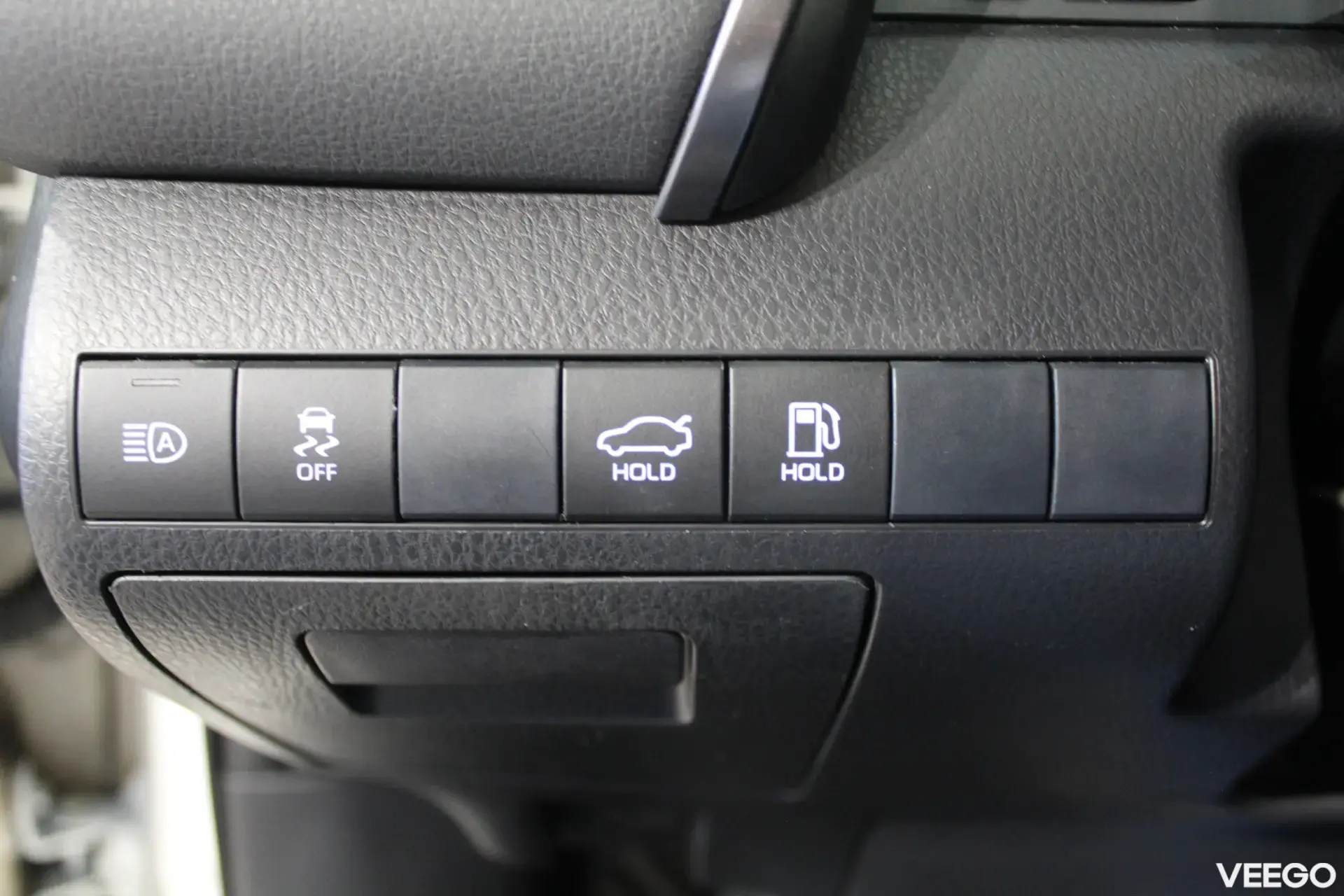 Toyota Camry Luxury Business 2.5 131kW