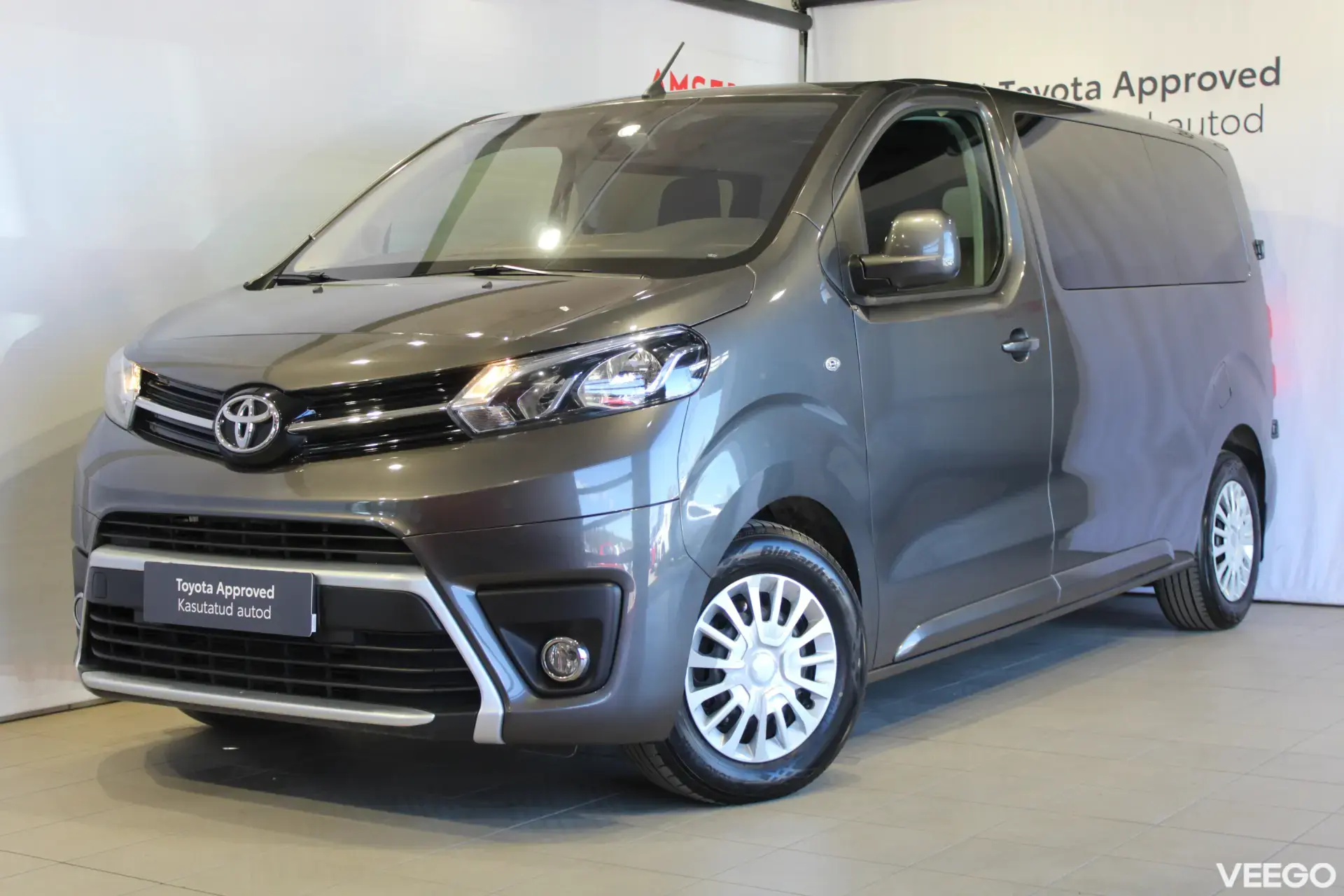Toyota Proace Verso Medium Single side door Shuttle 2 90kW