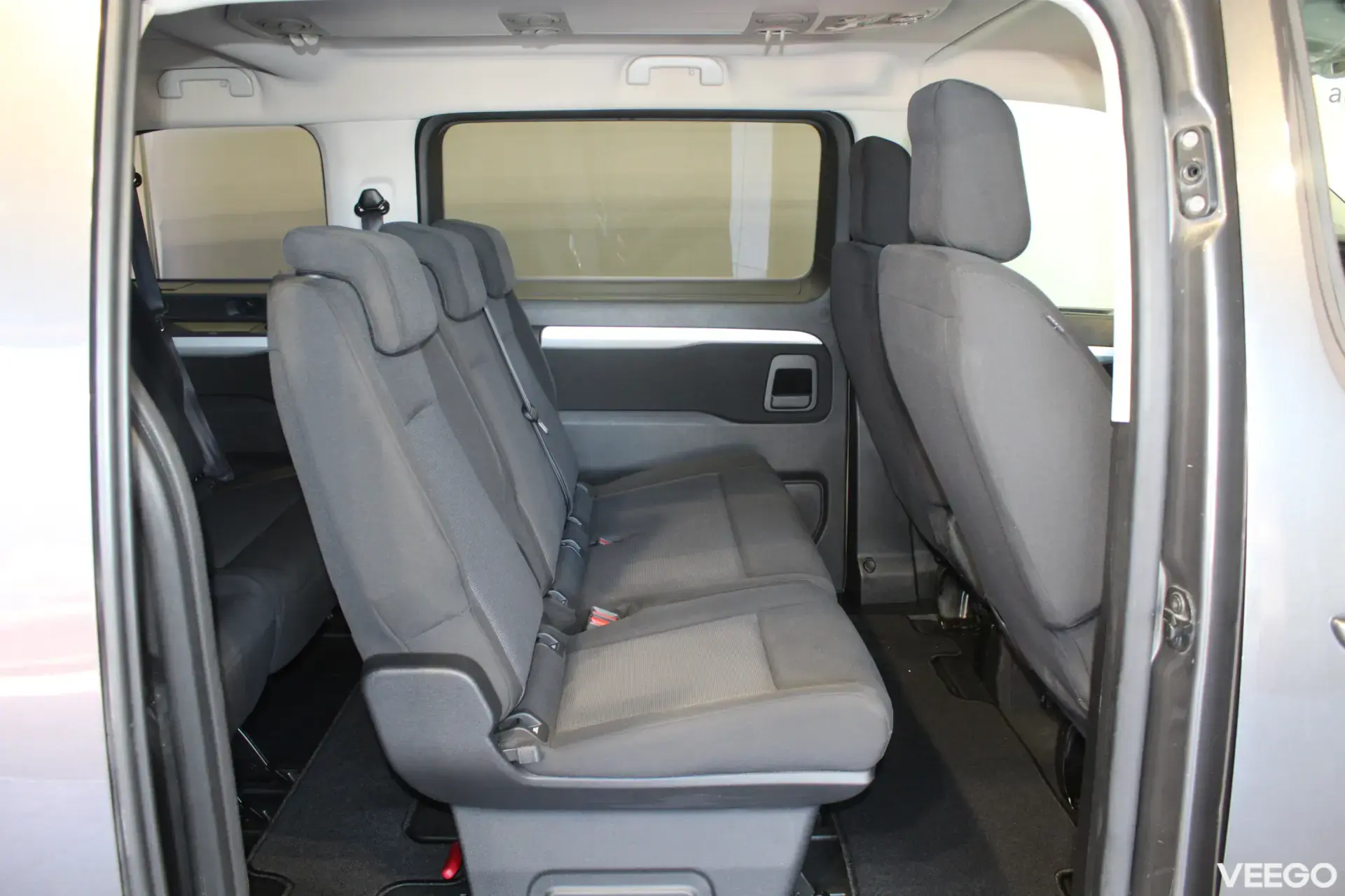 Toyota Proace Verso Medium Single side door Shuttle 2 90kW