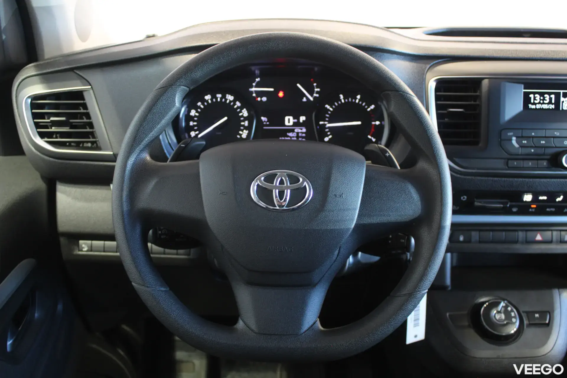 Toyota Proace Verso Medium Single side door Shuttle 2 90kW