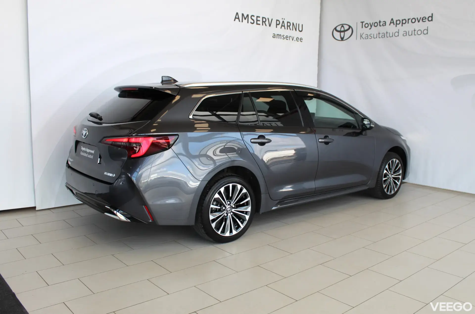 Toyota Corolla Luxury Hybrid 1.8 72kW