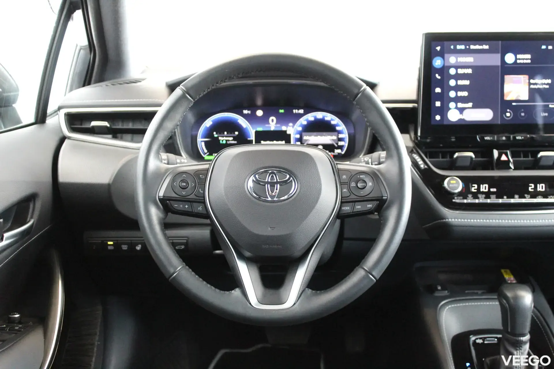 Toyota Corolla Luxury Hybrid 1.8 72kW