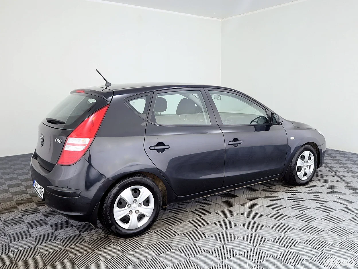 Hyundai i30 1.6 93kW