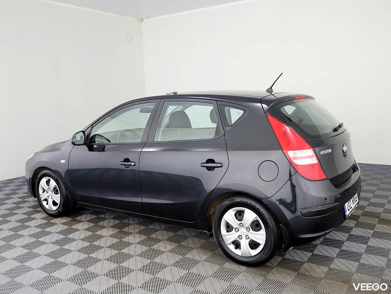 Hyundai i30 1.6 93kW
