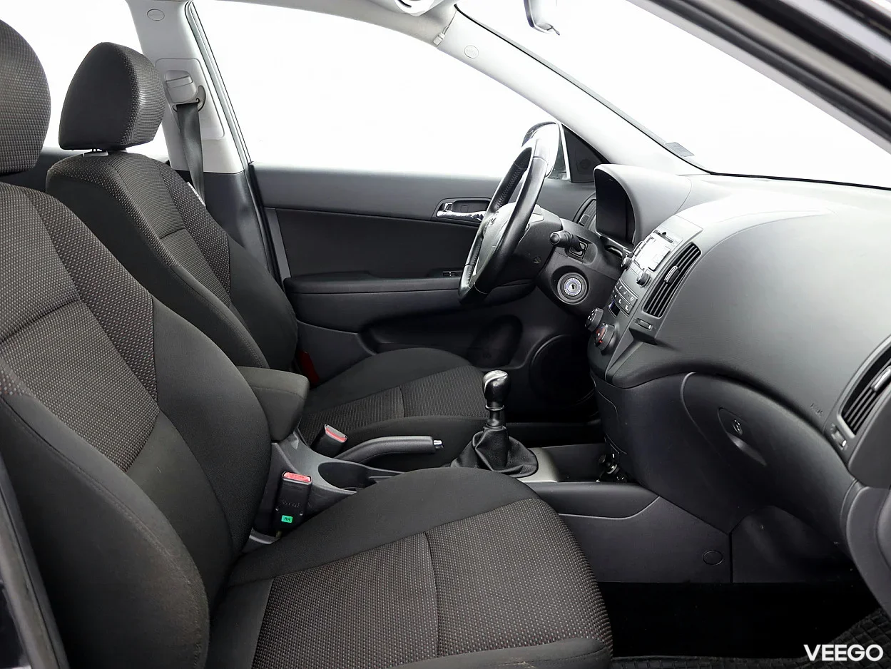 Hyundai i30 1.6 93kW