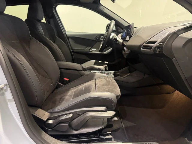 Image of BMW 120 M Sport Adaptiv Farth Backkamera H/K Tonade Rattvärme