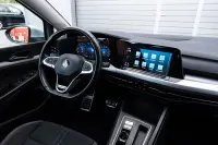 Volkswagen Golf 147kW thumbnail