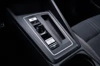 Volkswagen Golf 147kW thumbnail