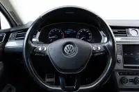 Volkswagen Passat 162kW thumbnail