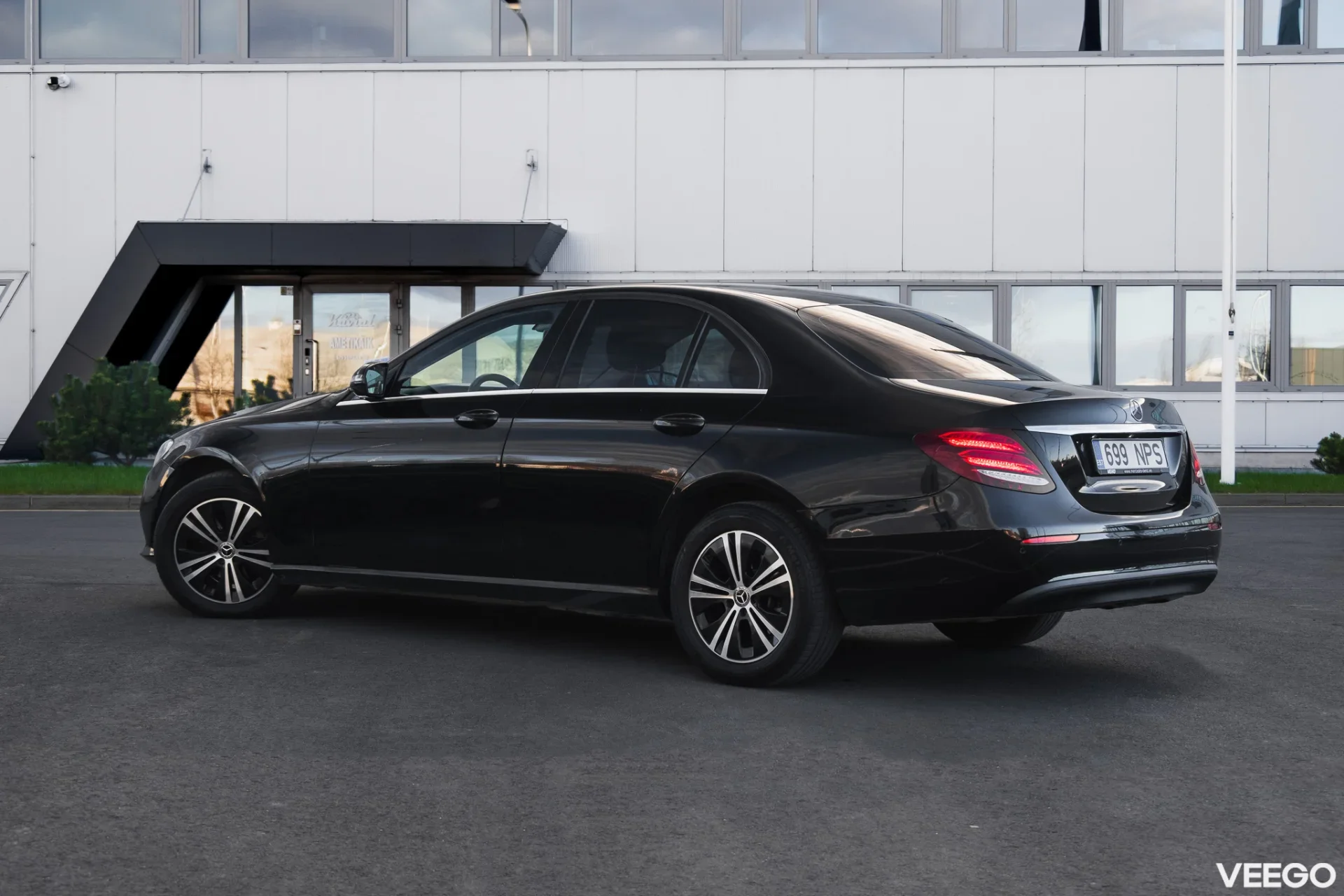 Mercedes-Benz E200 2.0 110kW