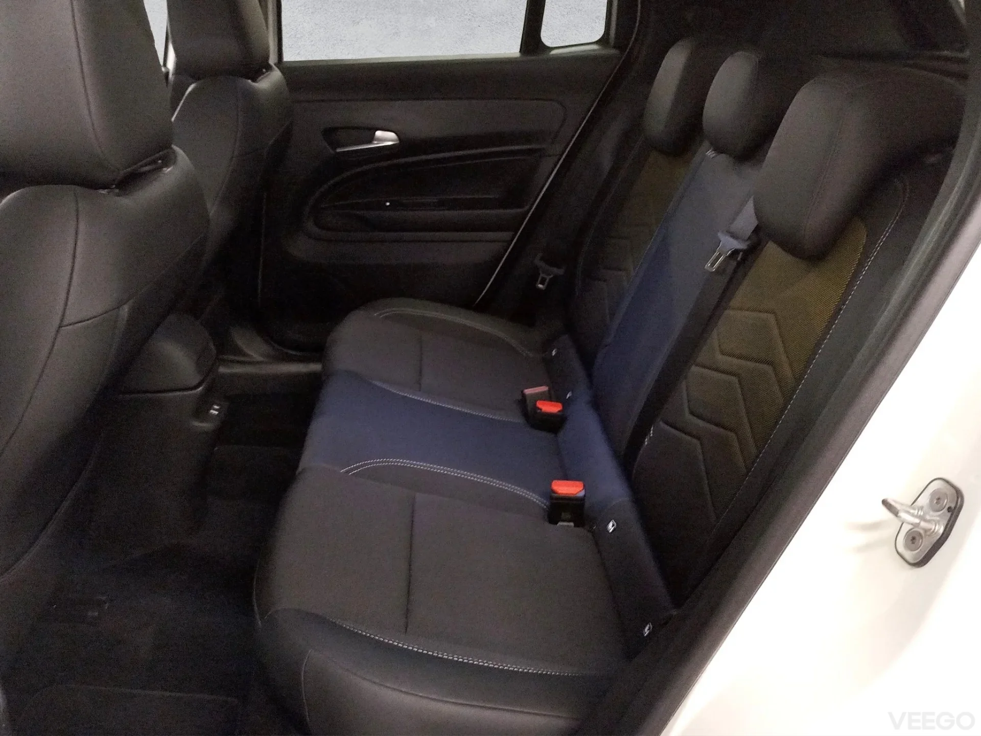 Jeep Avenger e-hybrid 100hp Summit 74kW