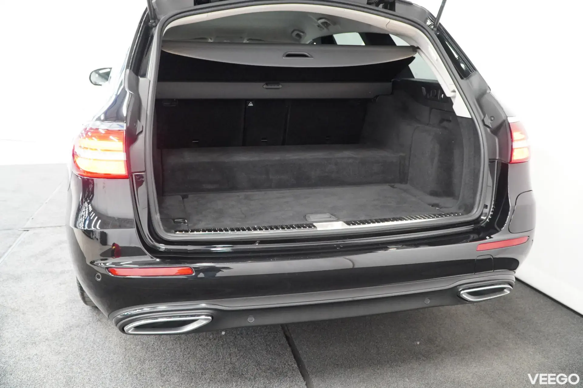 Mercedes-Benz E300 143kW