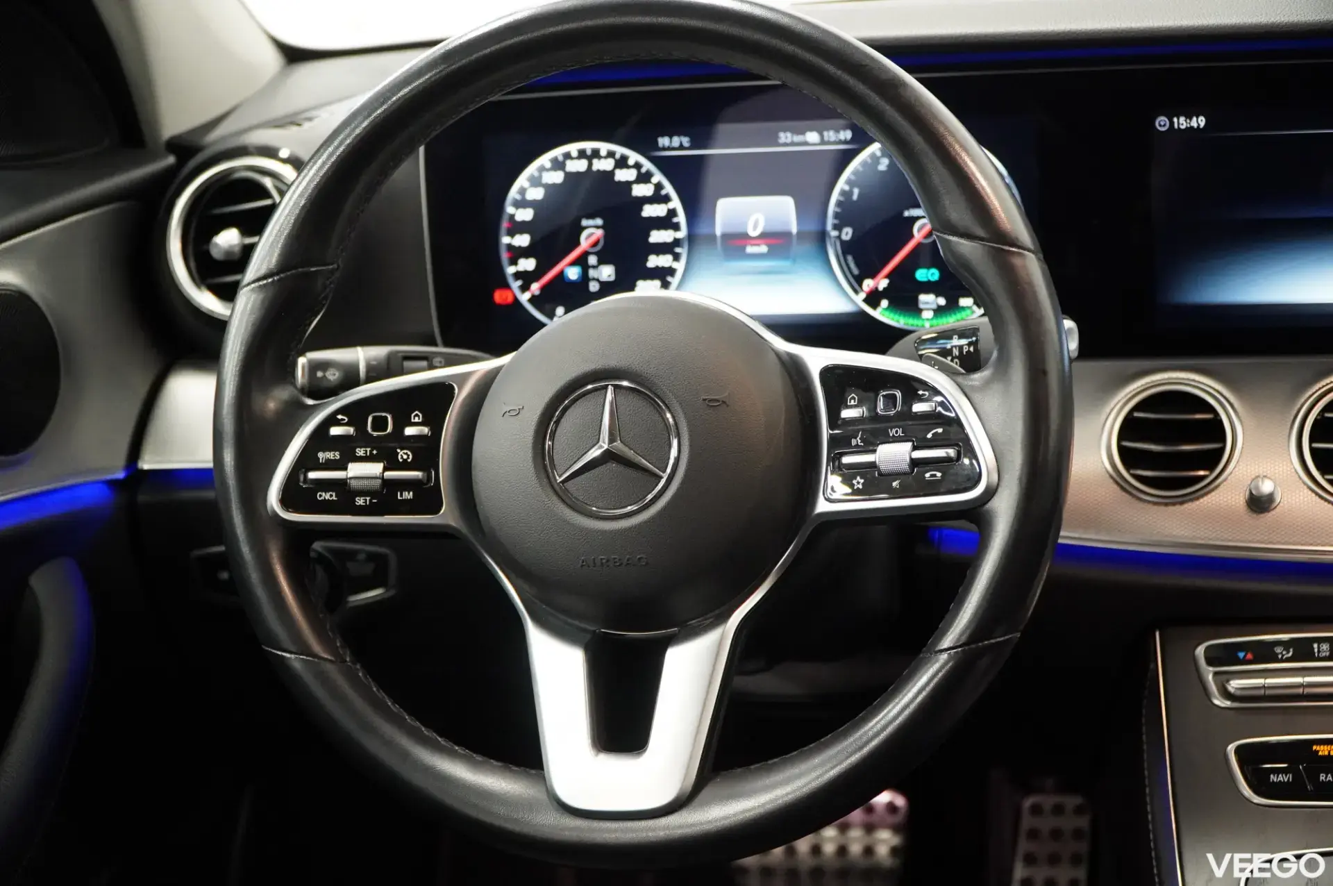 Mercedes-Benz E300 143kW