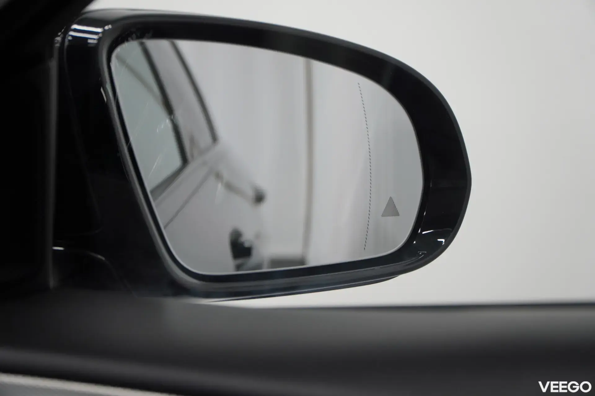 Mercedes-Benz E300 143kW