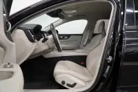 Volvo V60 Cross Country 145kW thumbnail