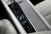 Volvo V60 Cross Country 145kW thumbnail