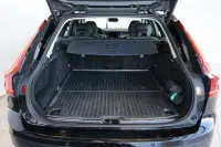 Volvo V90 Cross Country B4 AWD 2 145kW thumbnail