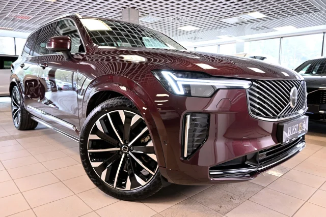 Image of Volvo XC90 AWD 7K B&W 4C ULTRA BRIGHT XENIUM INTELLI SAFE PRO MY26 2 335kW