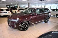 Volvo XC90 AWD 7K B&W 4C ULTRA BRIGHT XENIUM INTELLI SAFE PRO MY26 2 335kW thumbnail