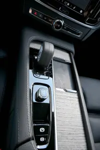 Volvo V90 Cross Country AWD INTELLI PRO 184kW thumbnail