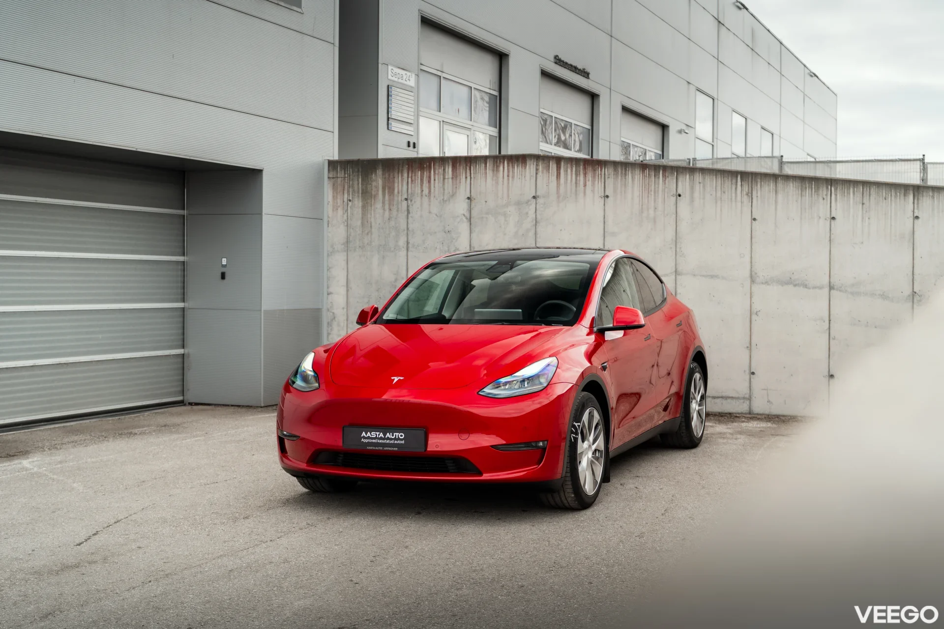 Tesla Model Y   Long Range Dual Motor AWD 378kW