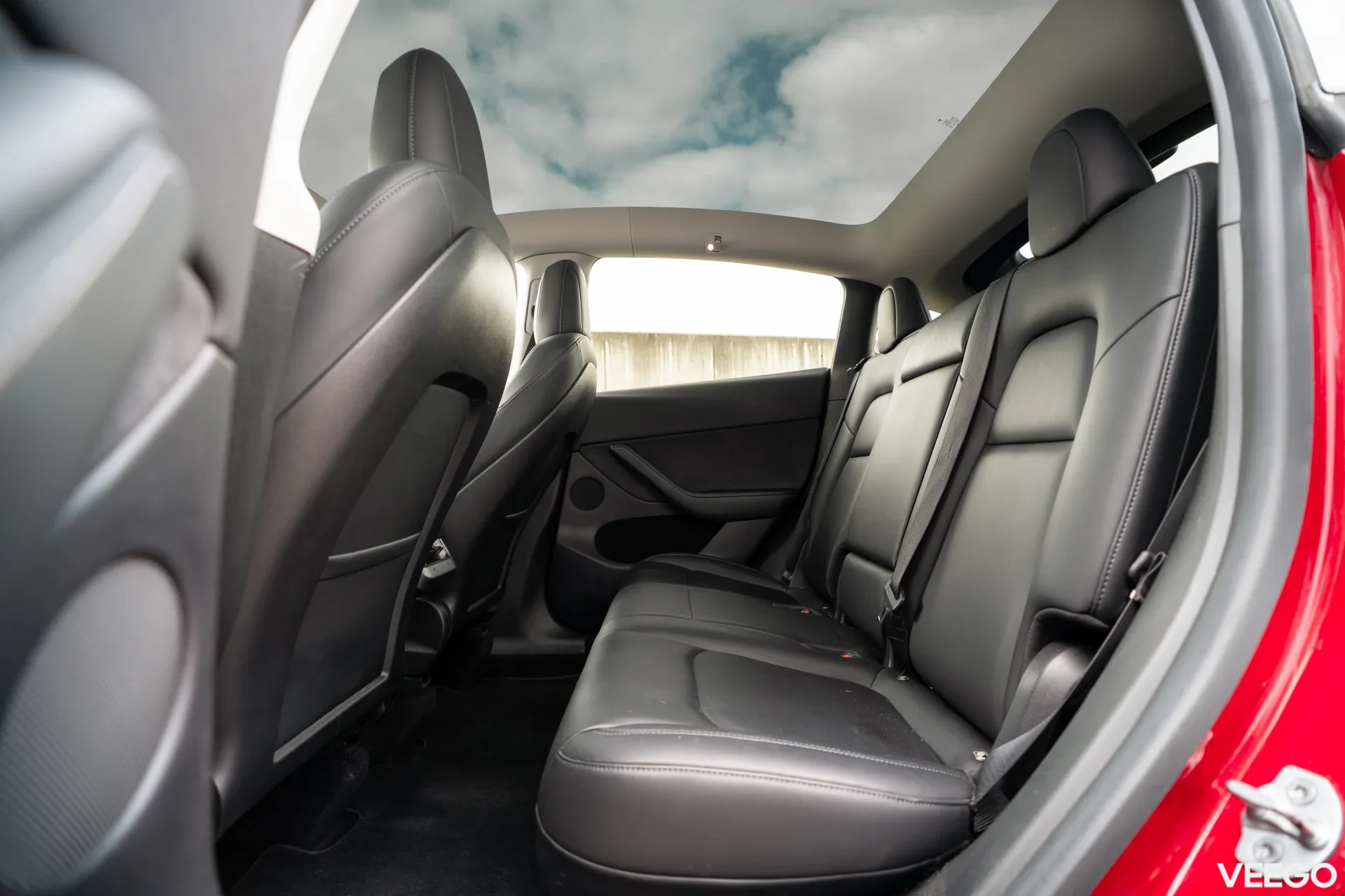 Tesla Model Y   Long Range Dual Motor AWD 378kW