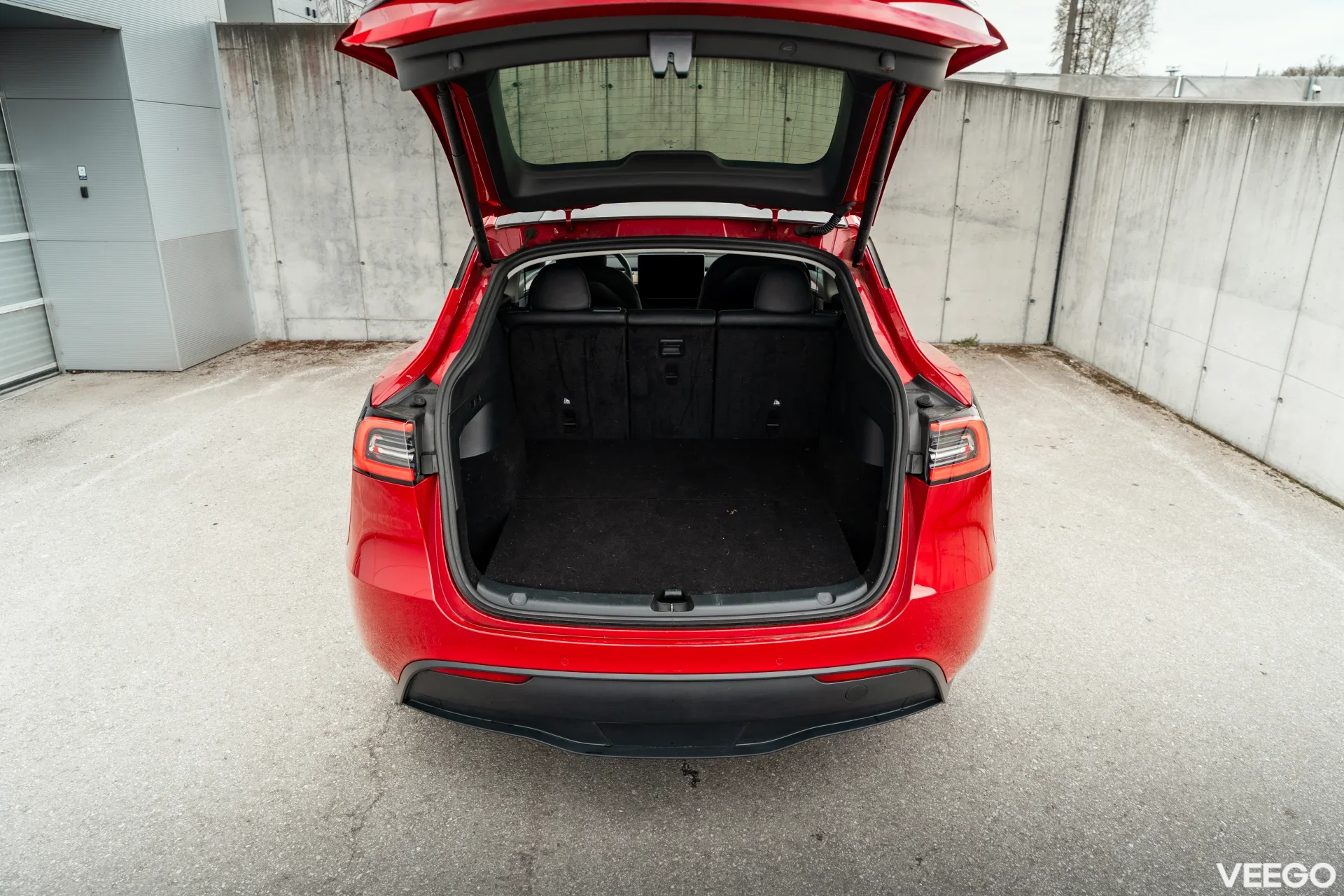 Tesla Model Y   Long Range Dual Motor AWD 378kW