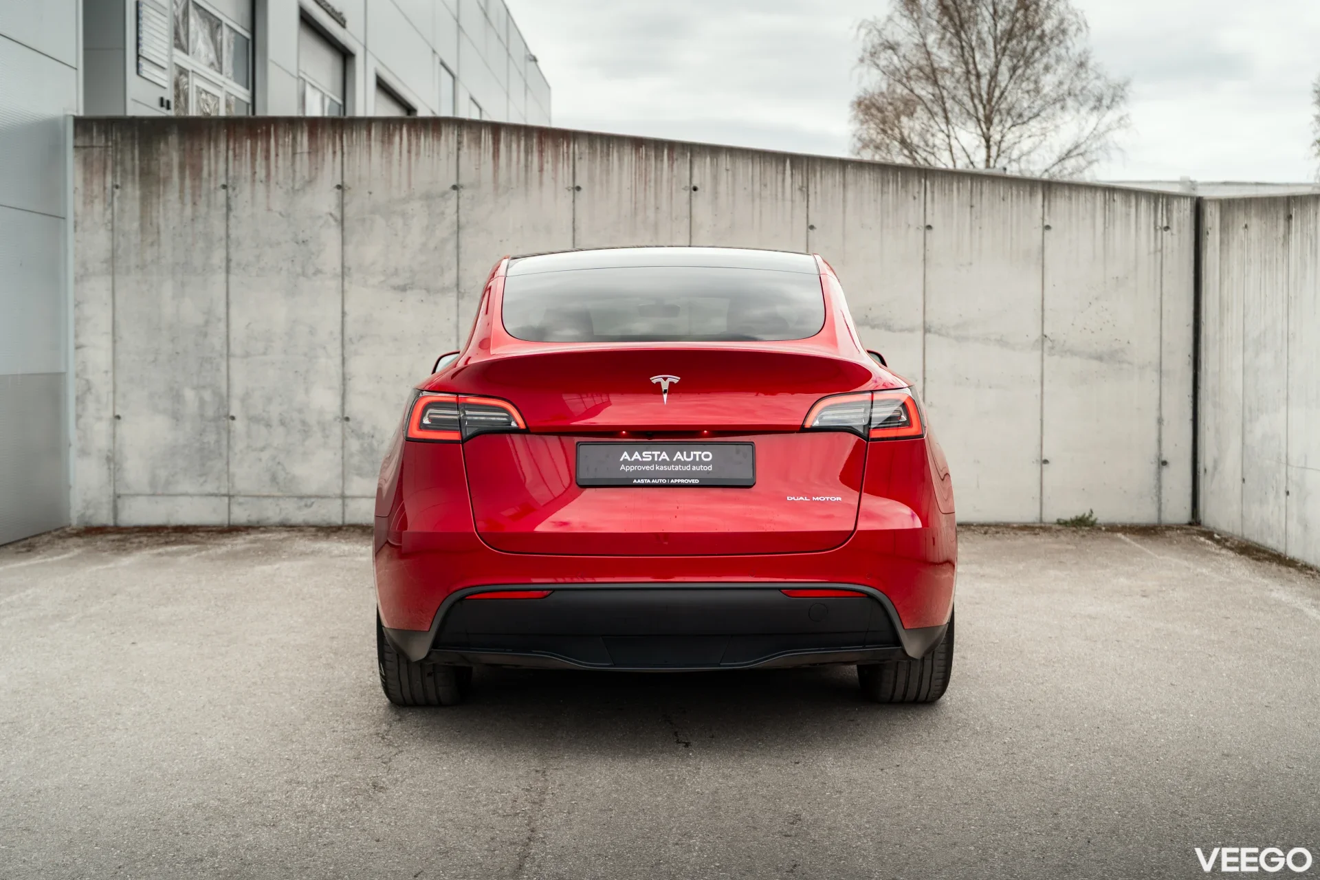 Tesla Model Y   Long Range Dual Motor AWD 378kW