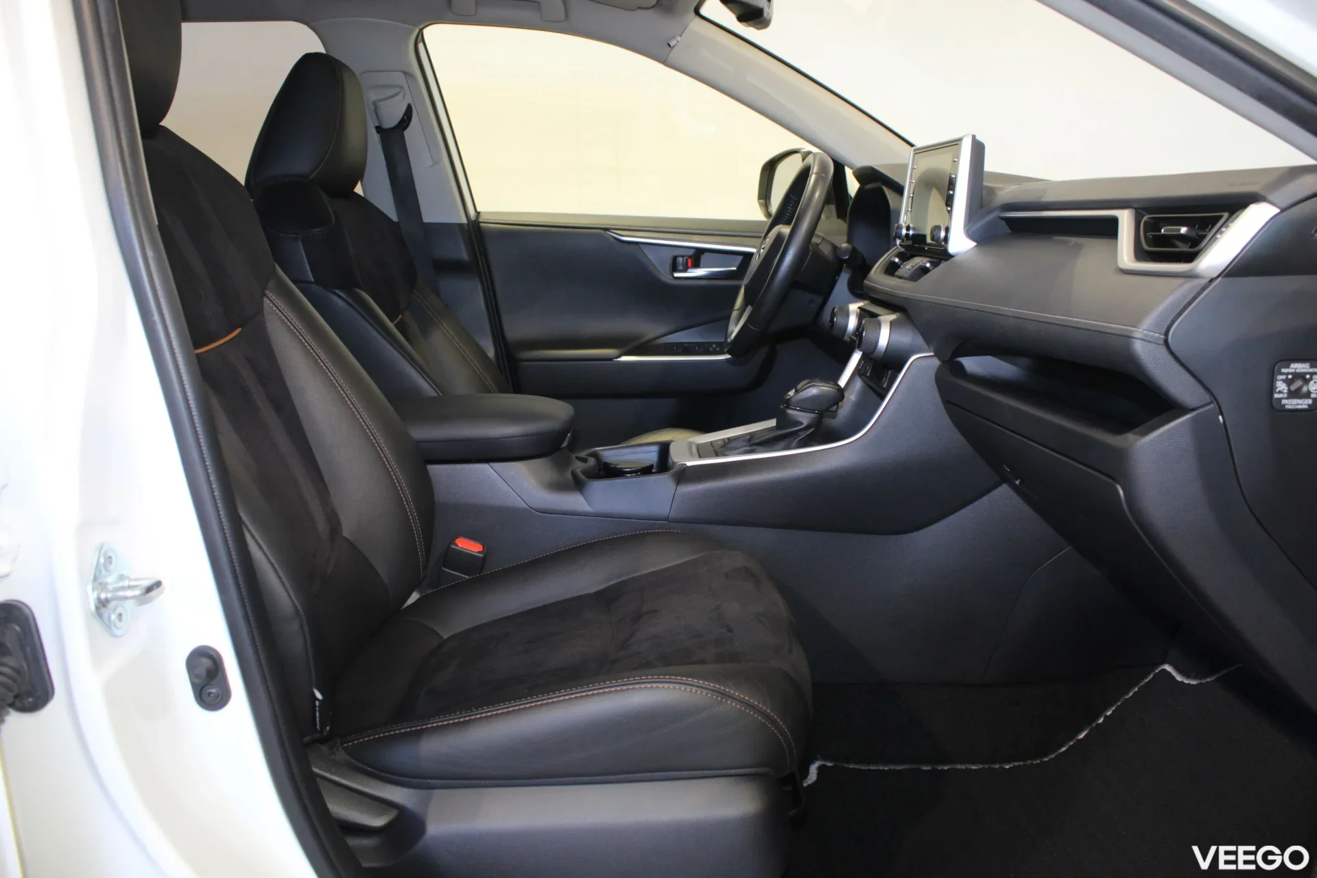 Toyota RAV4 Luxury Plus 2.5 131kW