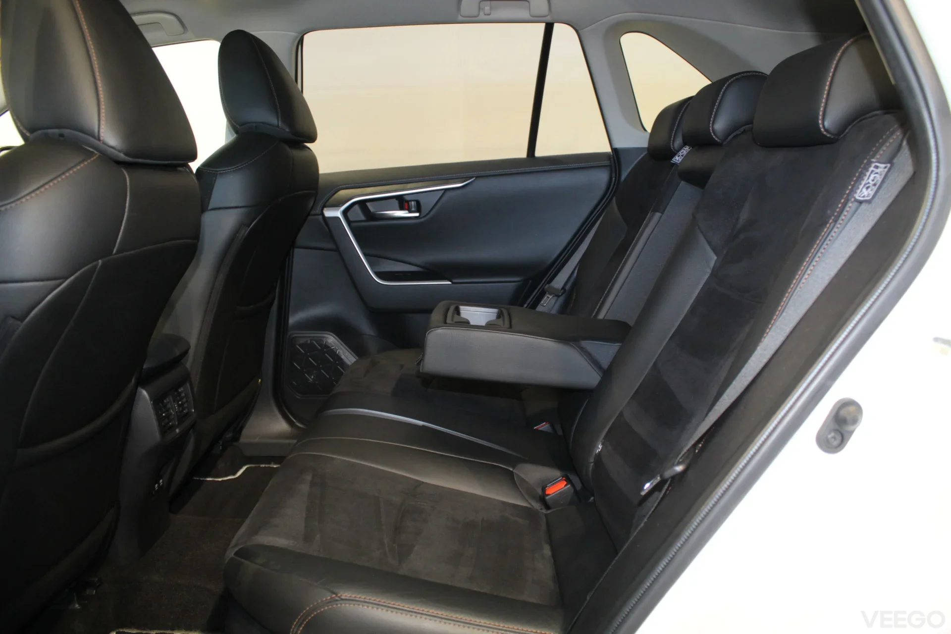 Toyota RAV4 Luxury Plus 2.5 131kW