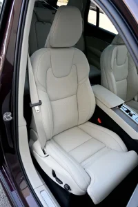 Volvo XC90 AWD 7K B&W 4C ULTRA BRIGHT XENIUM INTELLI SAFE PRO MY26 2 335kW thumbnail