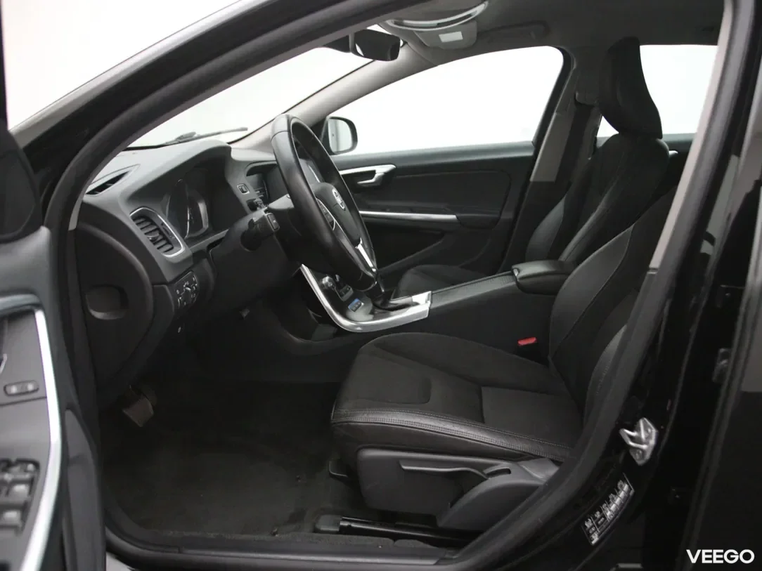 Volvo V60 2.4 212kW