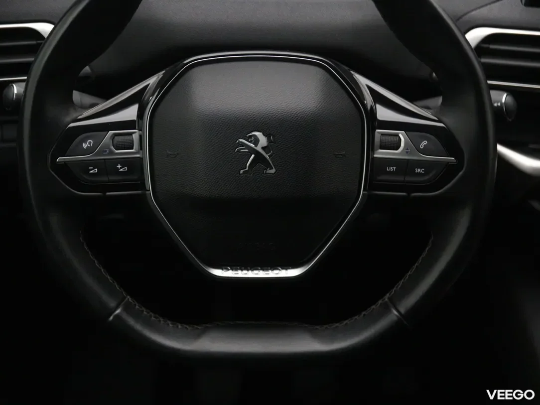 Peugeot 5008 1.2 96kW
