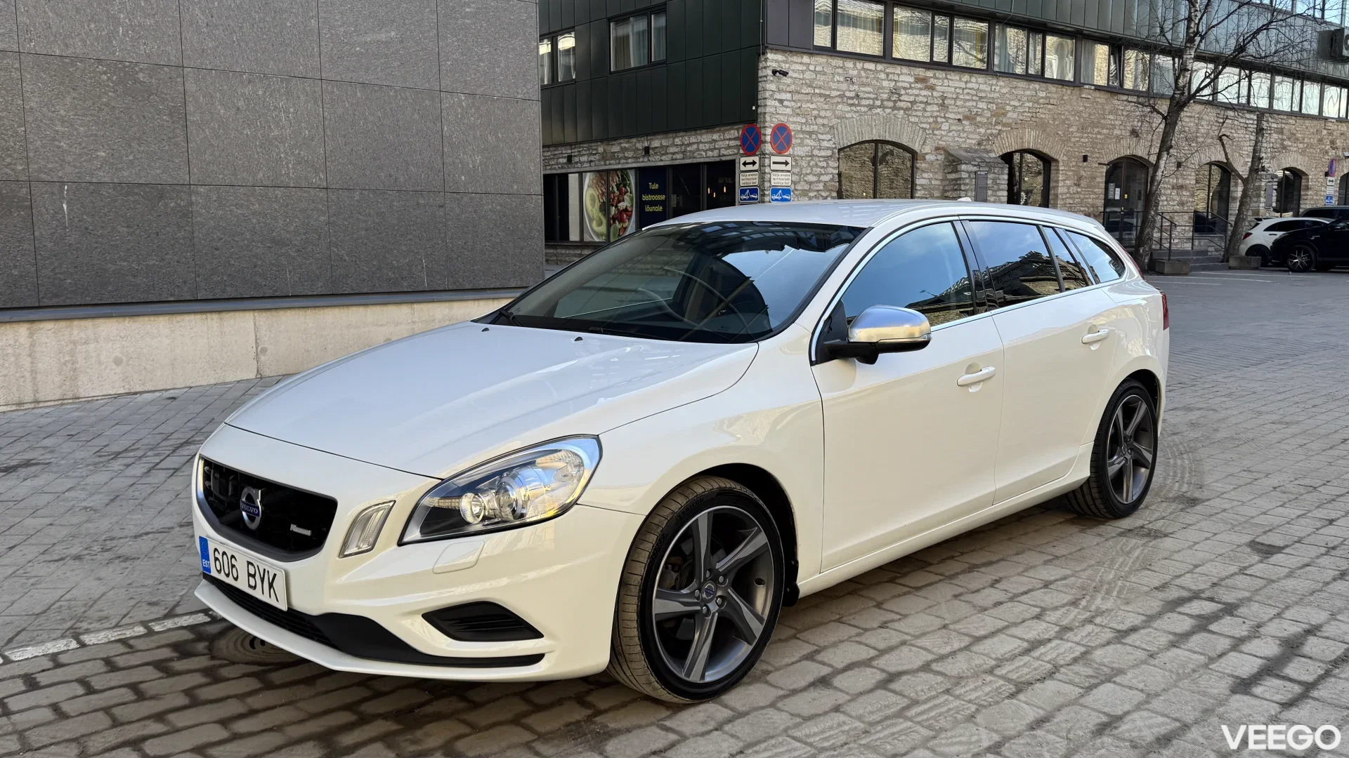 Volvo V60 R Design 2.0 120kW