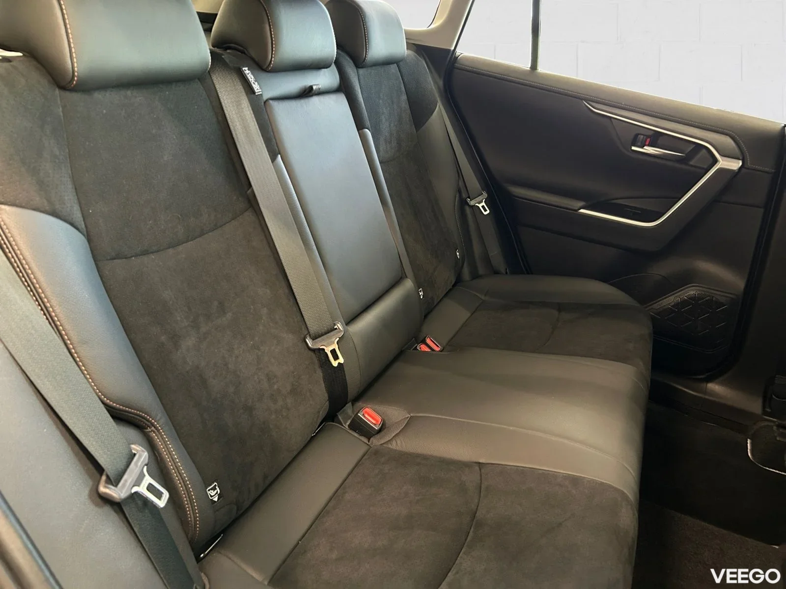 Toyota RAV4 Luxury Plus Hyrbid 2.5 131kW