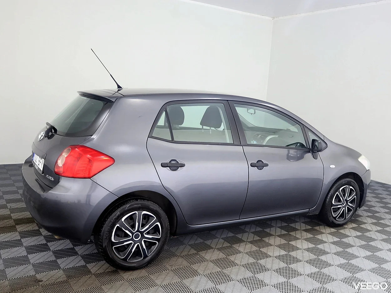 Toyota Auris 1.6 91kW